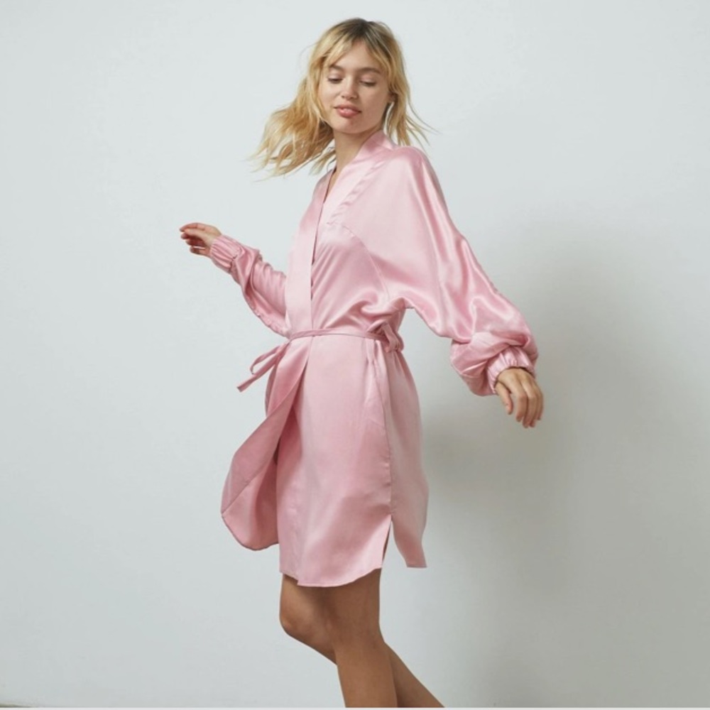Lunya Washable Silk Robe in Fushia M